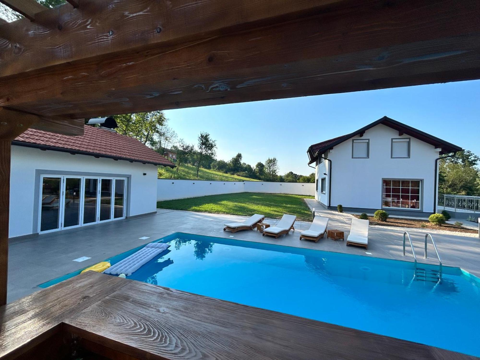 Romantic Lodge Μπάνια Λούκα Εξωτερικό φωτογραφία