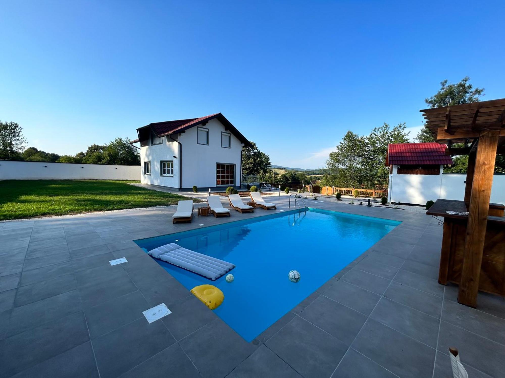 Romantic Lodge Μπάνια Λούκα Εξωτερικό φωτογραφία